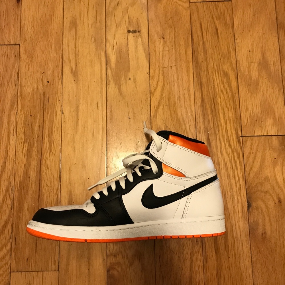 Air Jordan 1 High OG Electro Orange